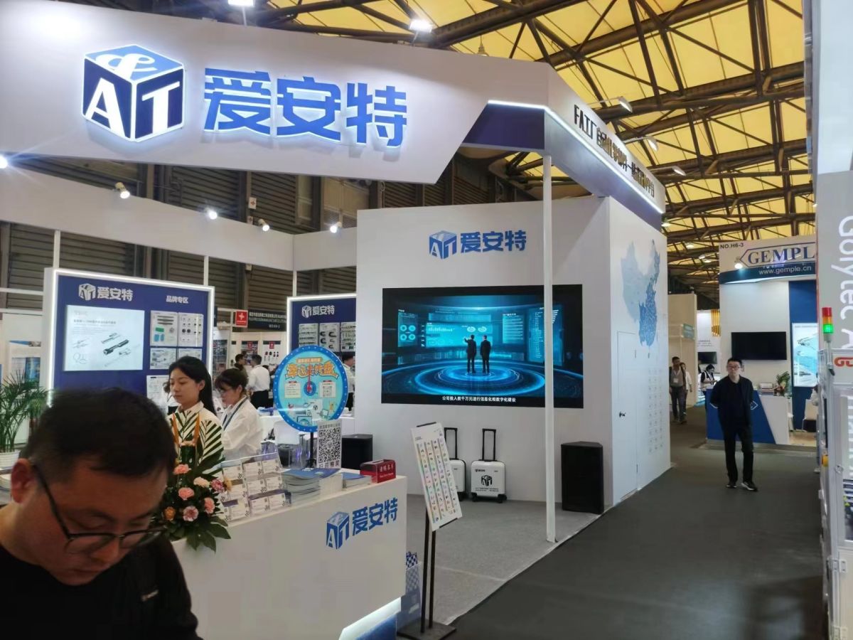 广州与深圳展台搭建与设计比较分析(图1)