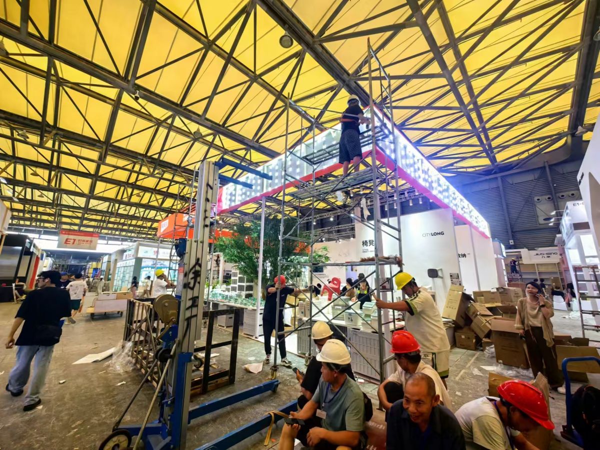 美国展会现场搭建全记录：从设计到完工的精彩瞬间(图1)