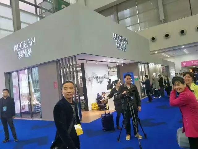 SMART展位设计中，如何融入创意与科技元素？(图1)