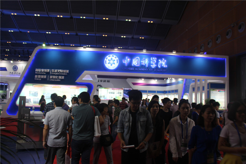 武汉展台施工工厂如何为展台提供定制化施工服务？(图1)